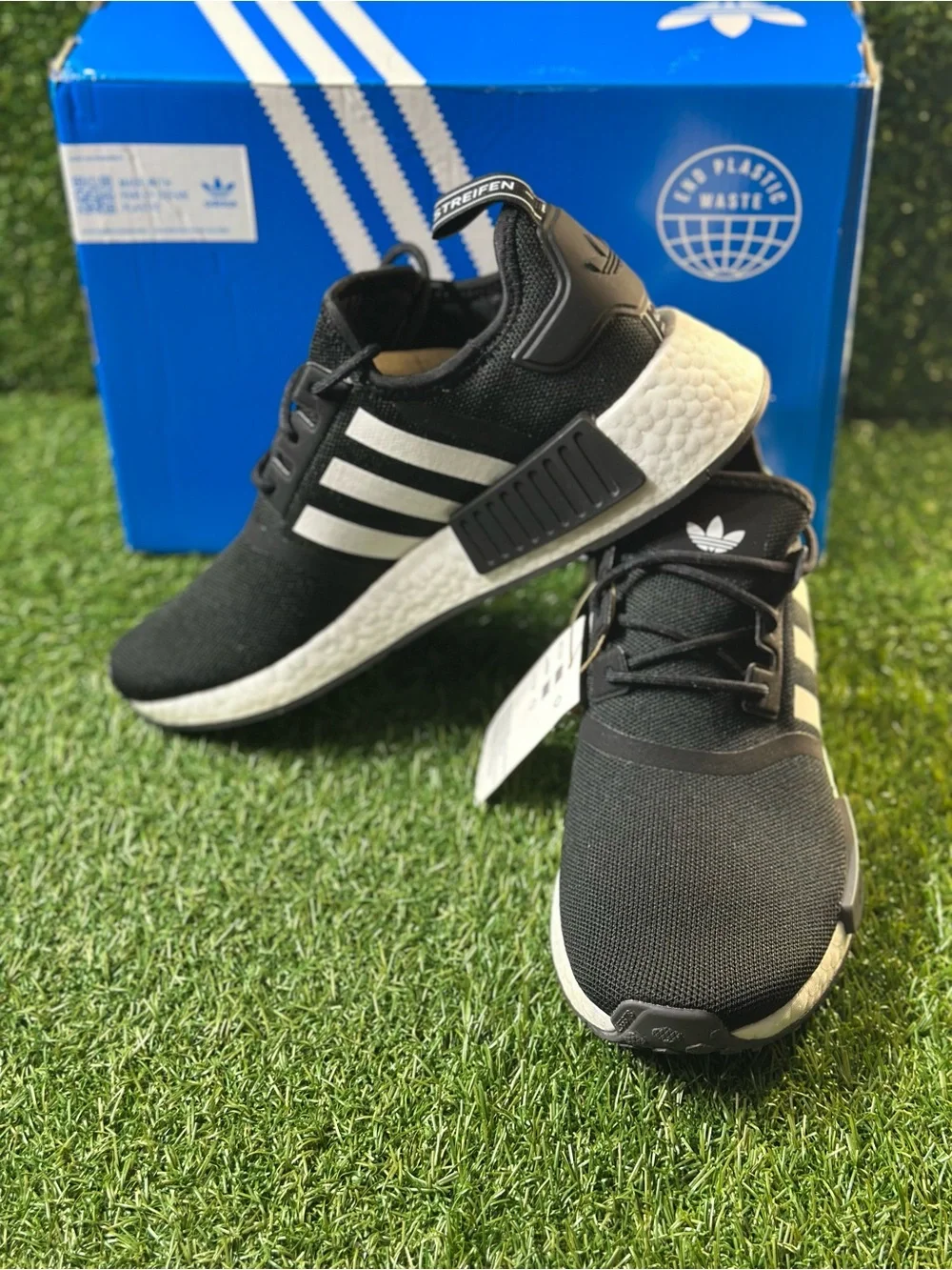 ADIDAS ORIGINALES NMD_R1 PRIMEBLUE ,SIZE 7 MENS, BRAND NEW